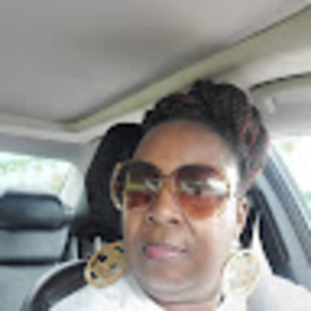 Meet your Posher, Valeria
